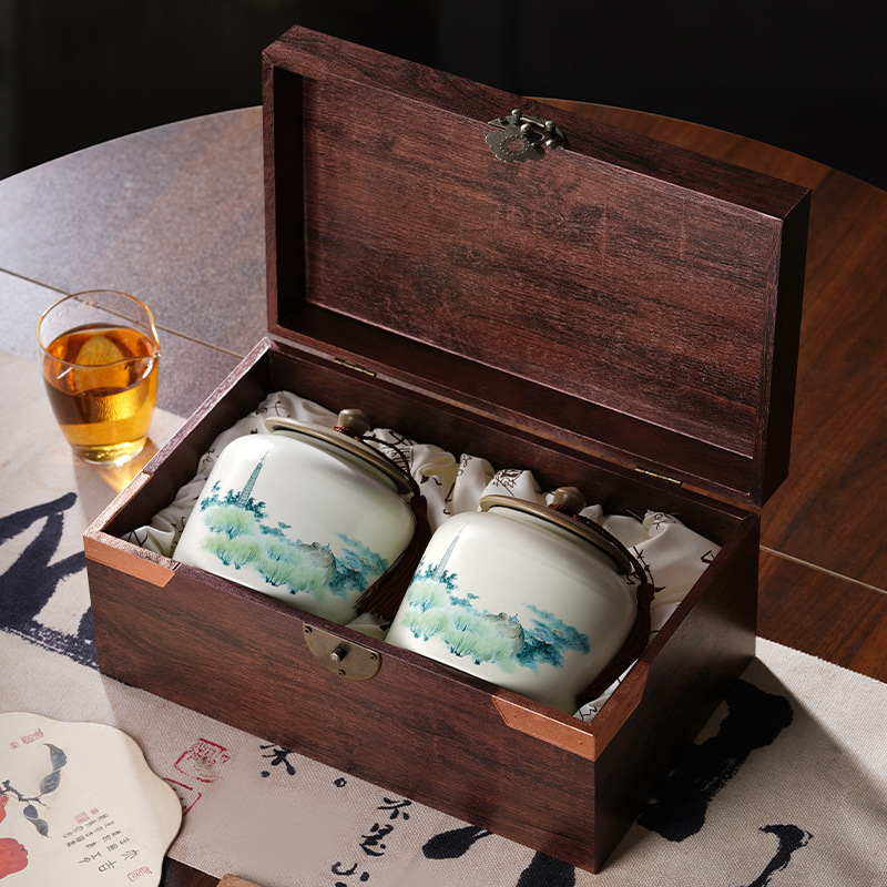 Open wooden tea gift box