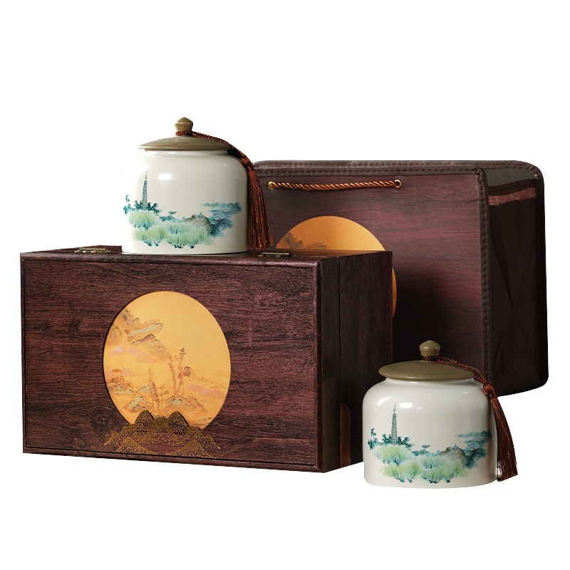 Biluochun tea jars and wooden box
